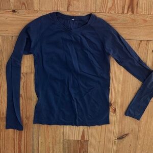 Lululemon Dark Blue ・Size 6 ・Run Swiftly Tech Long Sleeve Shirt